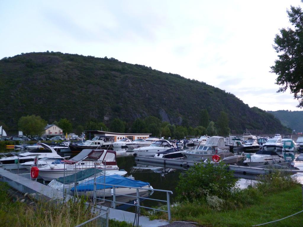 Hotel Garni Reis Treis-Karden Bagian luar foto