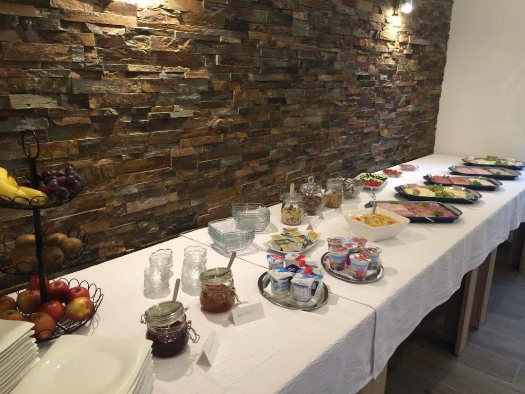 Hotel Garni Reis Treis-Karden Bagian luar foto
